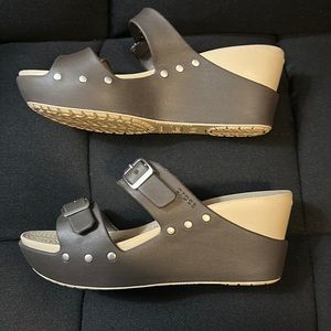 Crocs Women’s Platform Slide Sandals, Brown size 9